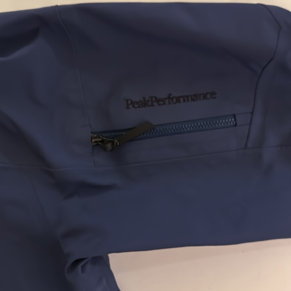 Peak Performance ski jacket - Picture 3 of 5